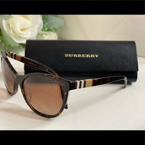 Like new Burberry sunglasses!